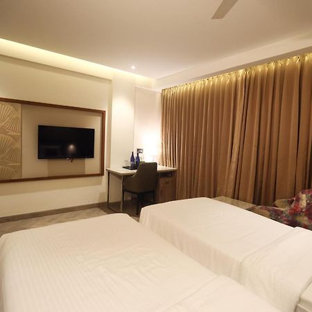 Mango Hill Central Chennai Exteriör bild