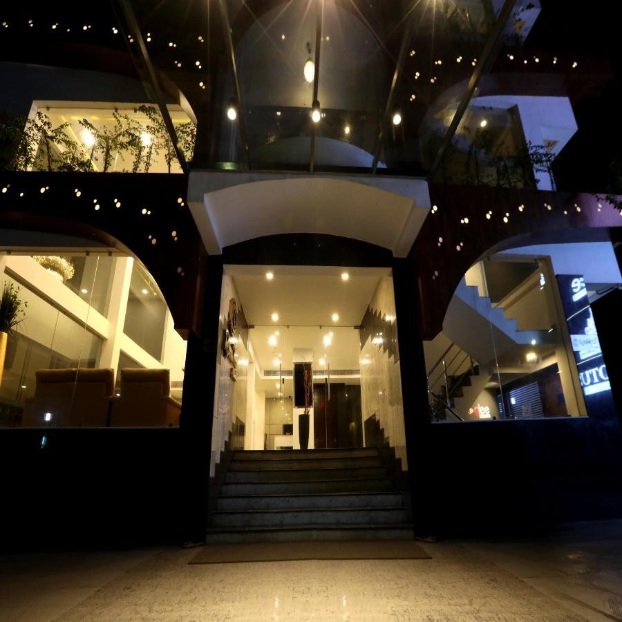 Mango Hill Central Chennai Exteriör bild