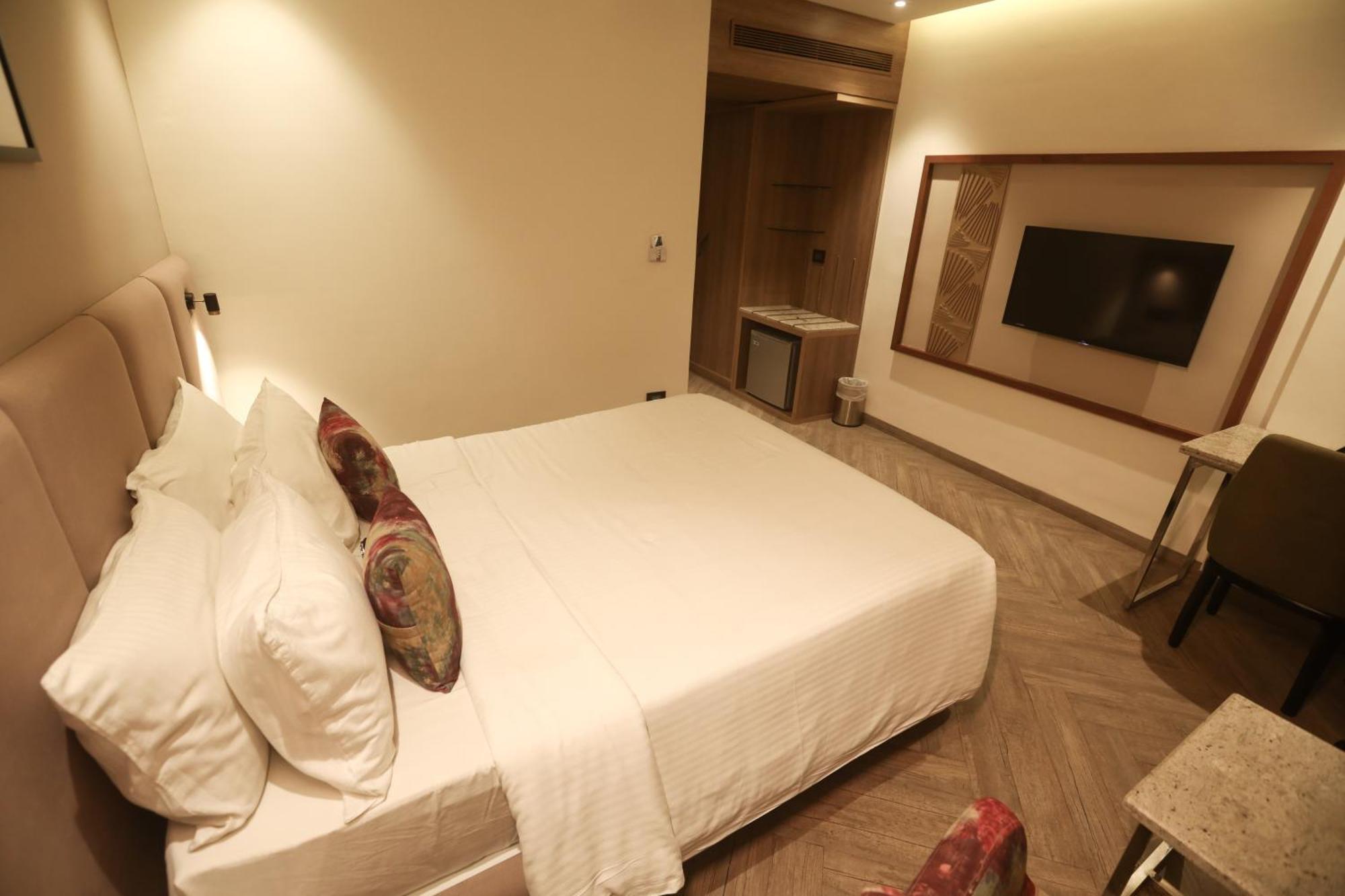 Mango Hill Central Chennai Exteriör bild