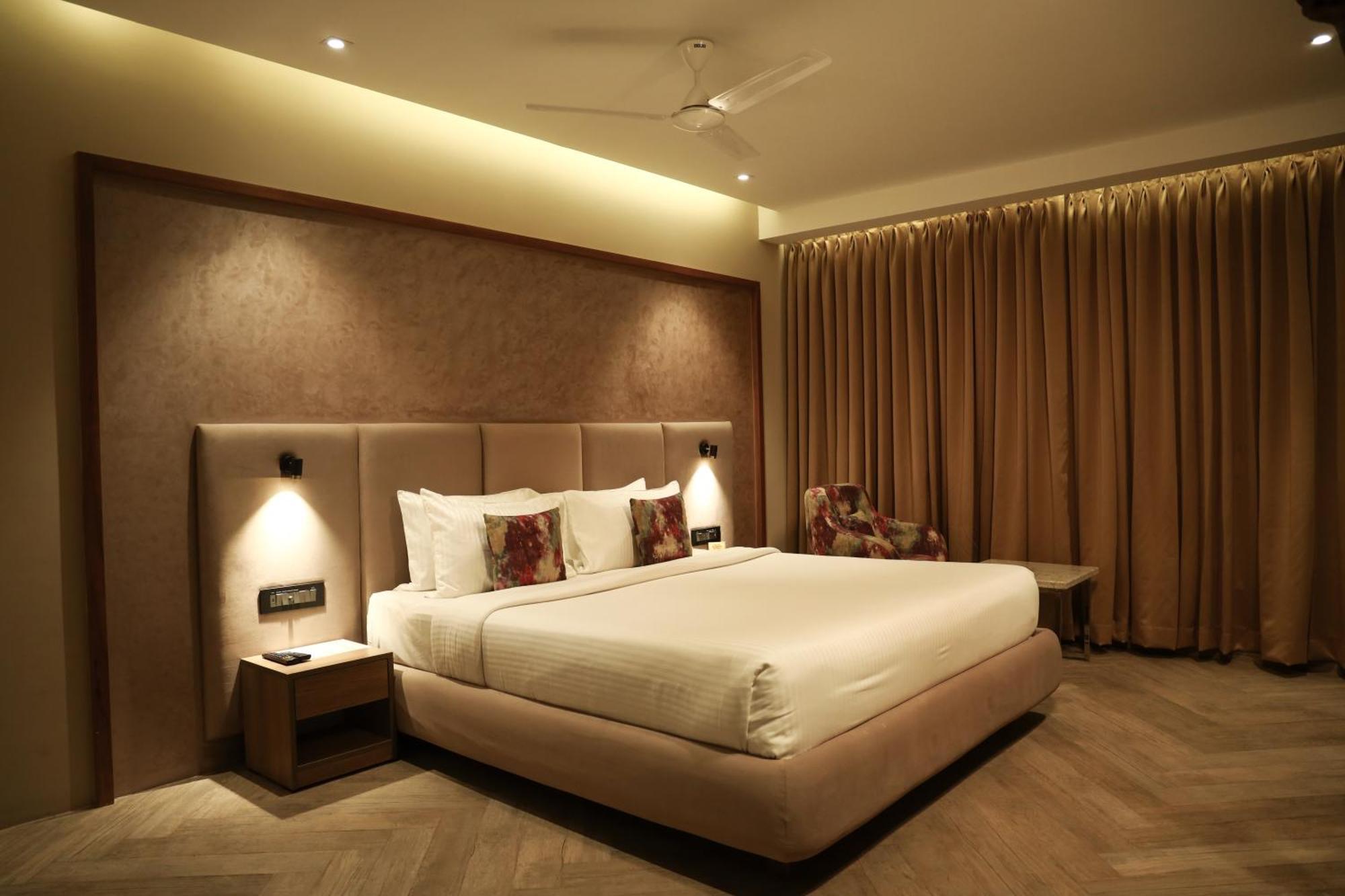 Mango Hill Central Chennai Exteriör bild